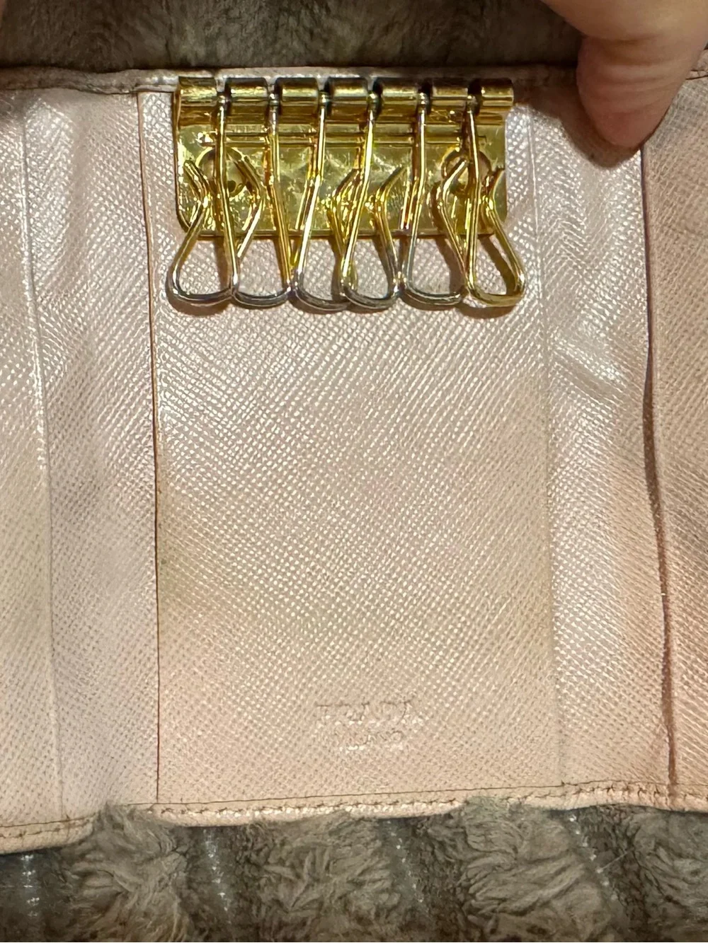 Prada please check